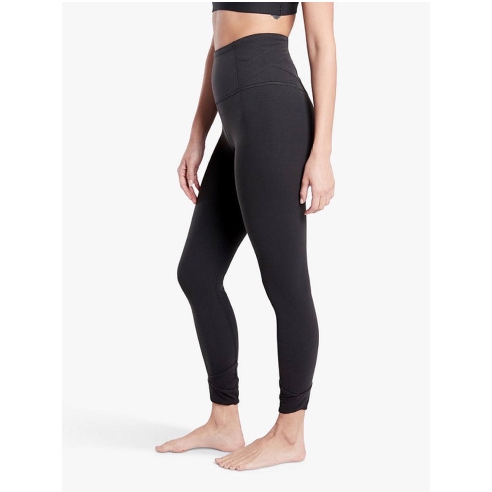 Athleta black Elation Pirouette 7/8 tight leggings